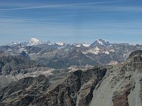 03_Vista verso il Monte Bianco (sn) e Grand Combin (dx)